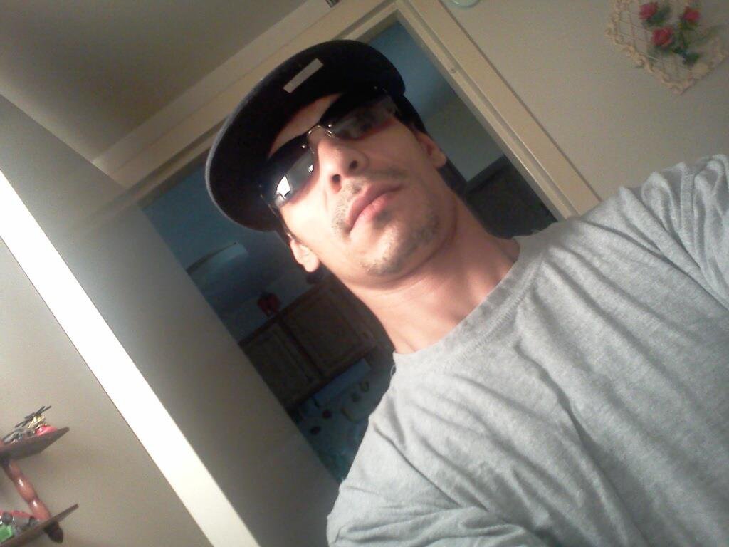 jose rivers' album, Mobile Uploads