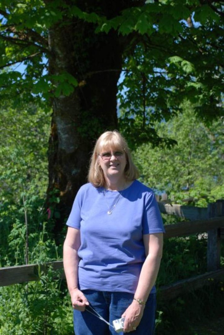 Sandra  Russell's album, Profile Pictures