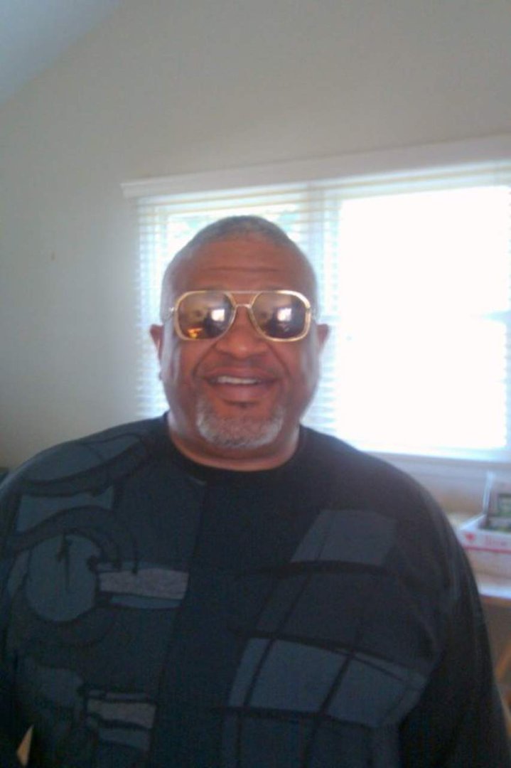 Thomas Clark Sr's album, Profile Pictures