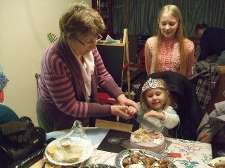 Peggy Helps' album, family