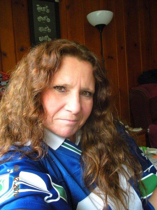 Robyn Holmes-eidem's album, Profile Pictures