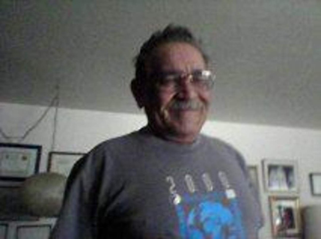 Robert Corrales' album, Profile Pictures