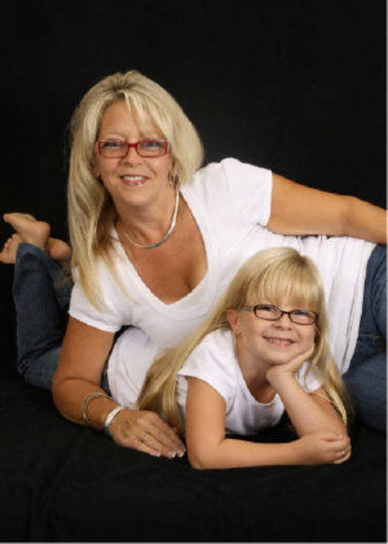 Constance Dolly's album, Profile Pictures