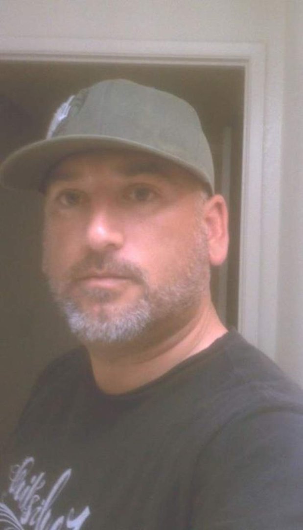 Luis Gutierrez's album, Profile Pictures
