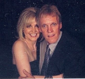Joyce Pakos' album, Profile Pictures