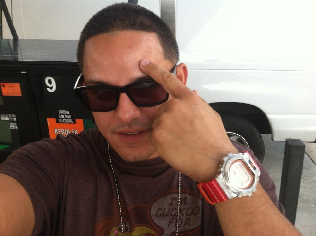 Cesar Machado Arias' album, Mobile Uploads