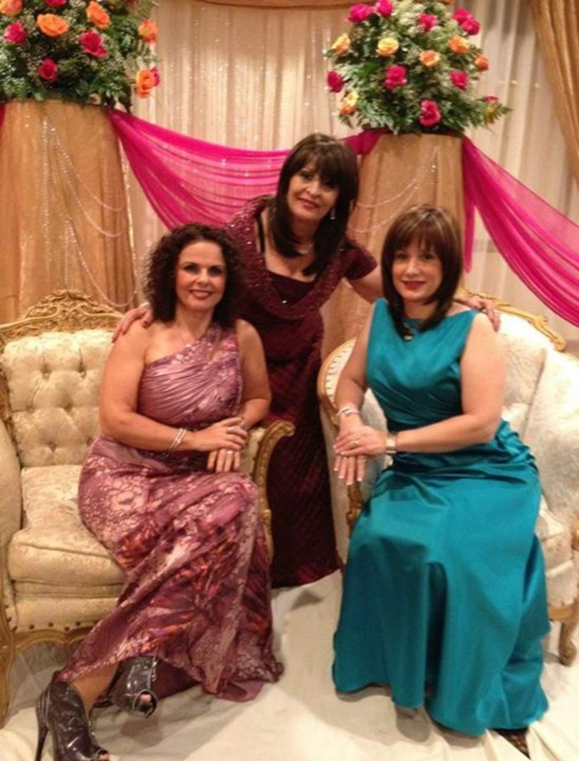 Lisa Ghanem's album, Profile Pictures