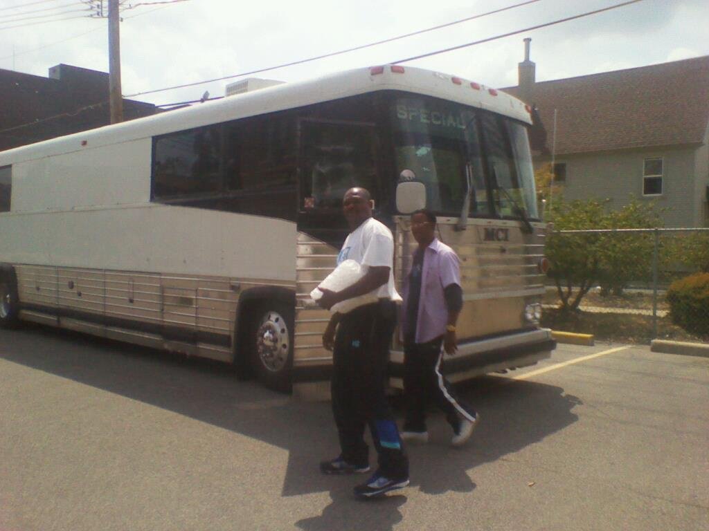Elroy Jones' album, Mobile Uploads