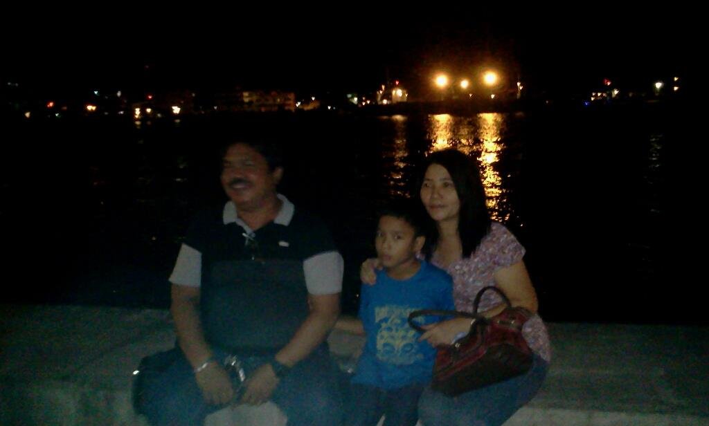 Violeta Azupardo's album, Mobile Uploads