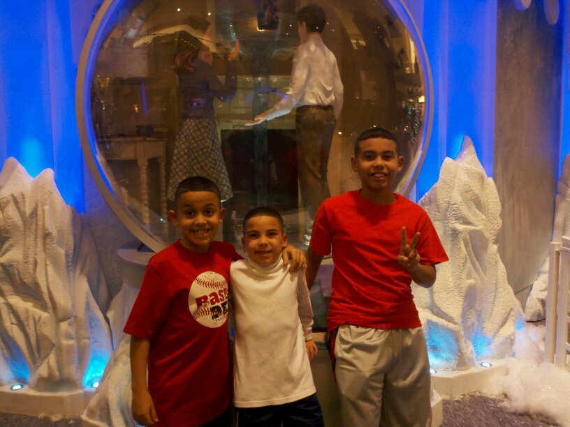 Daniel Reyes' album, X-Mas 2010