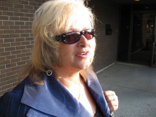 Devries Devries' album, Profile Pictures