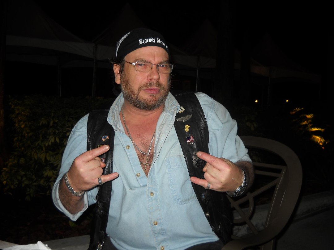 Robert Abugelis' album, Profile Pictures