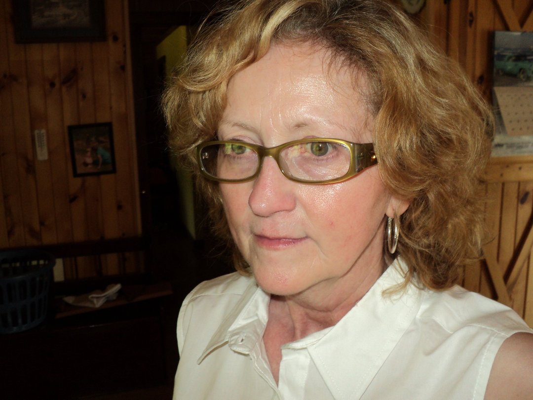 Debra Hensley-Lyons' album, Profile Pictures