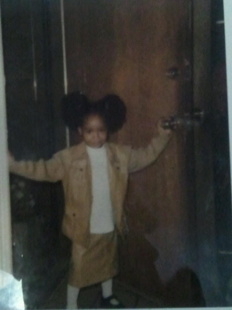 Chervonna Thomas' album, Mobile Uploads