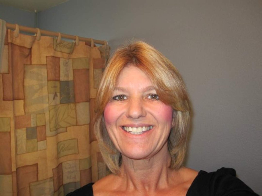 Carrie Downey's album, Profile Pictures