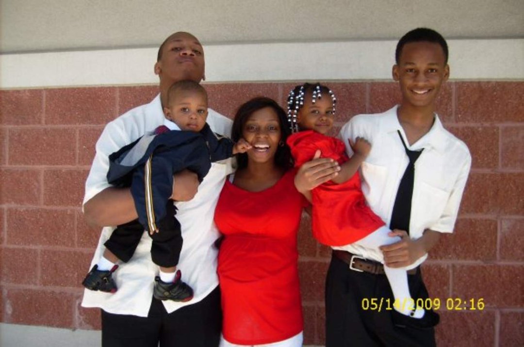 Deloris Clark's album, Profile Pictures