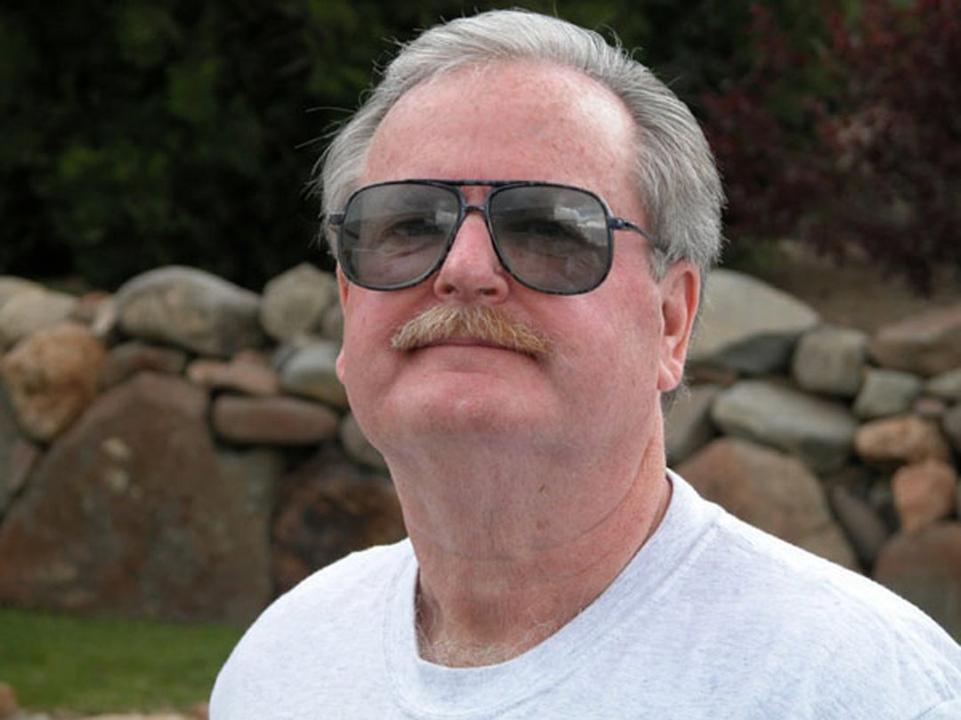 Walter Huff's album, Profile Pictures