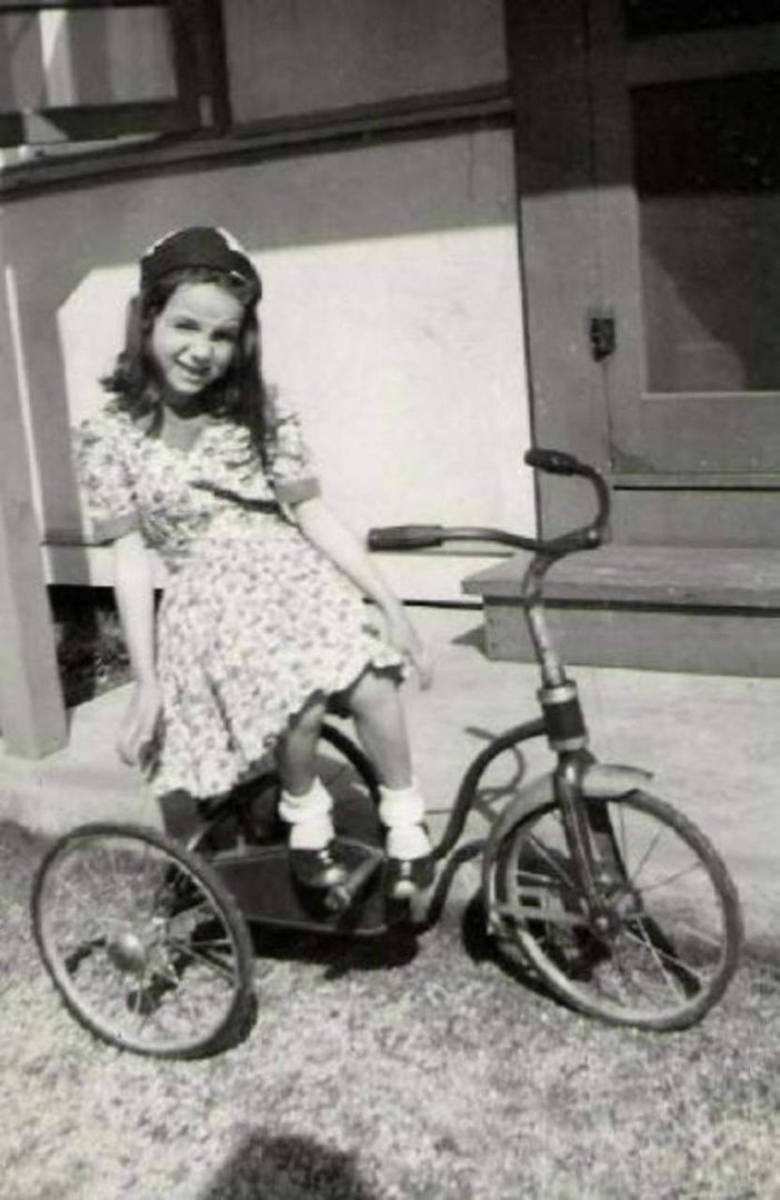 Nancy Blake Thompson's album, Profile Pictures