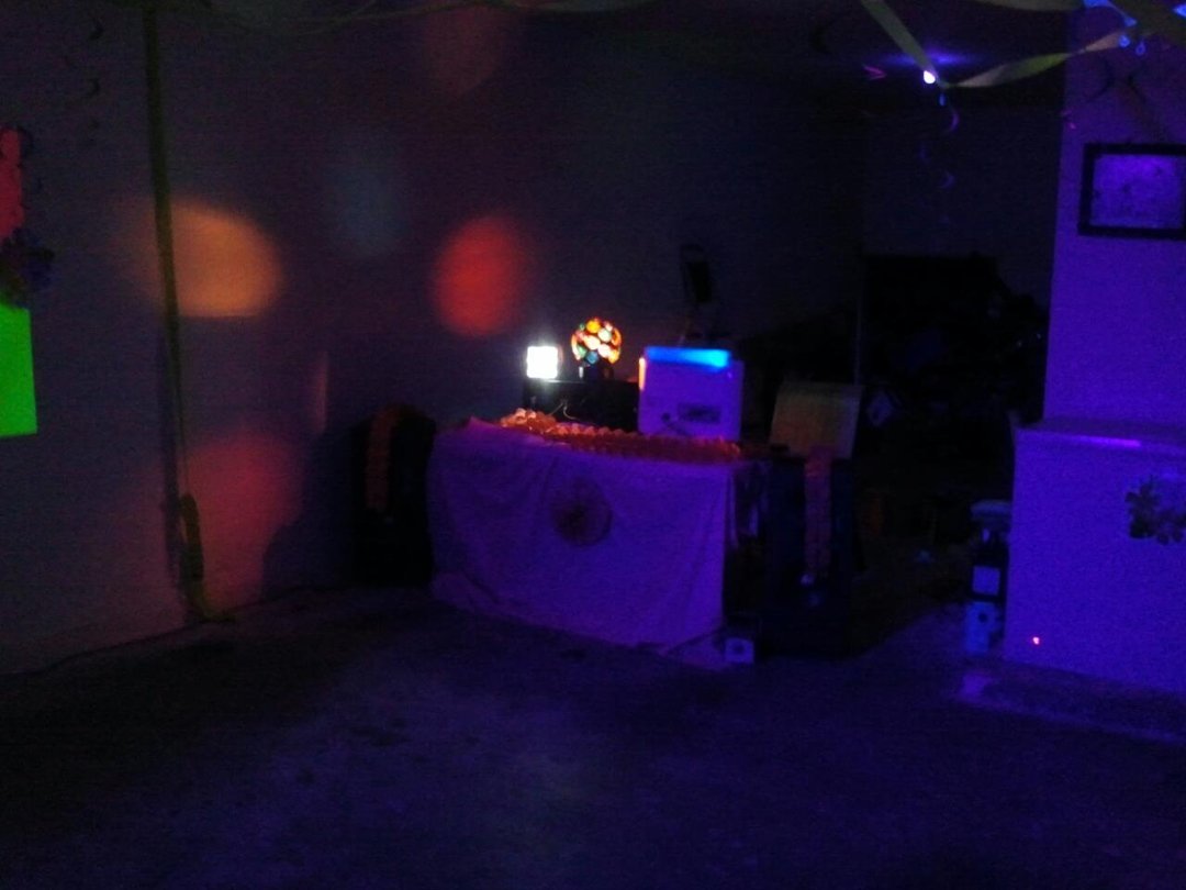 Timothy Kinch's album, Mobile Uploads