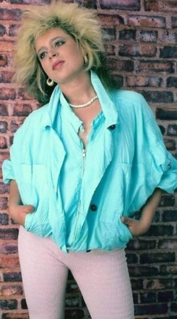 Lysa Afflitto's album, Profile Pictures