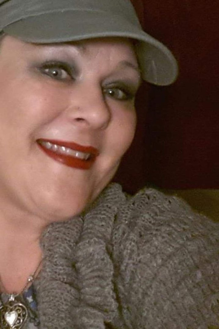 Beth Kanaby's album, Profile Pictures