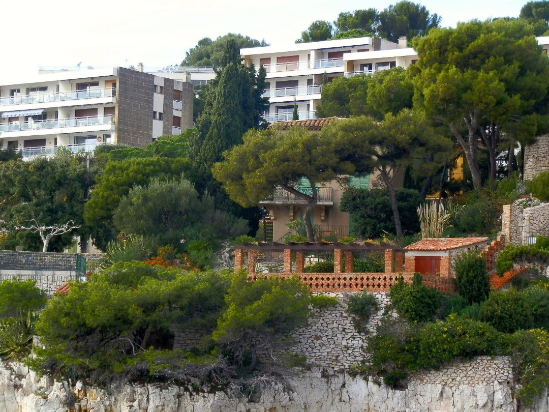 Christopher Yavelow's album, Cassis and the Camargo Foundation