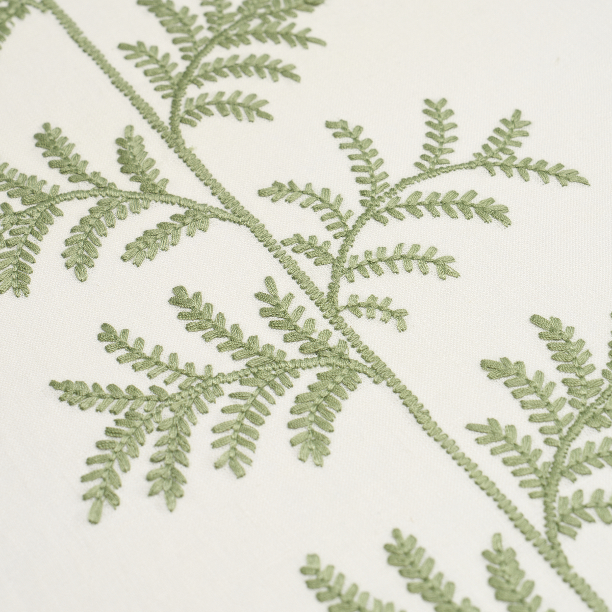 ELOISE EMBROIDERY WALLCOVERING gallery 3