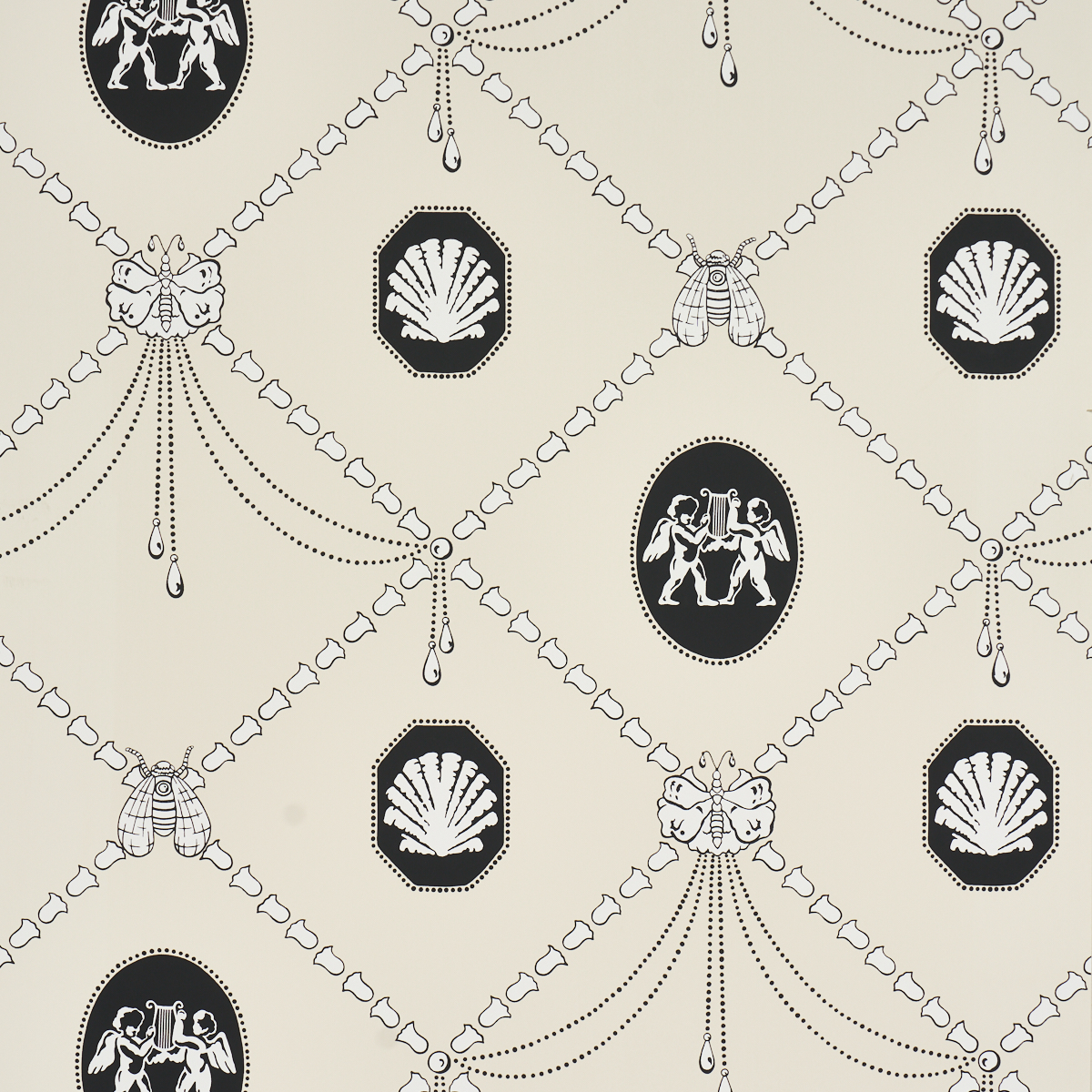 Edith — BLACK & IVORY