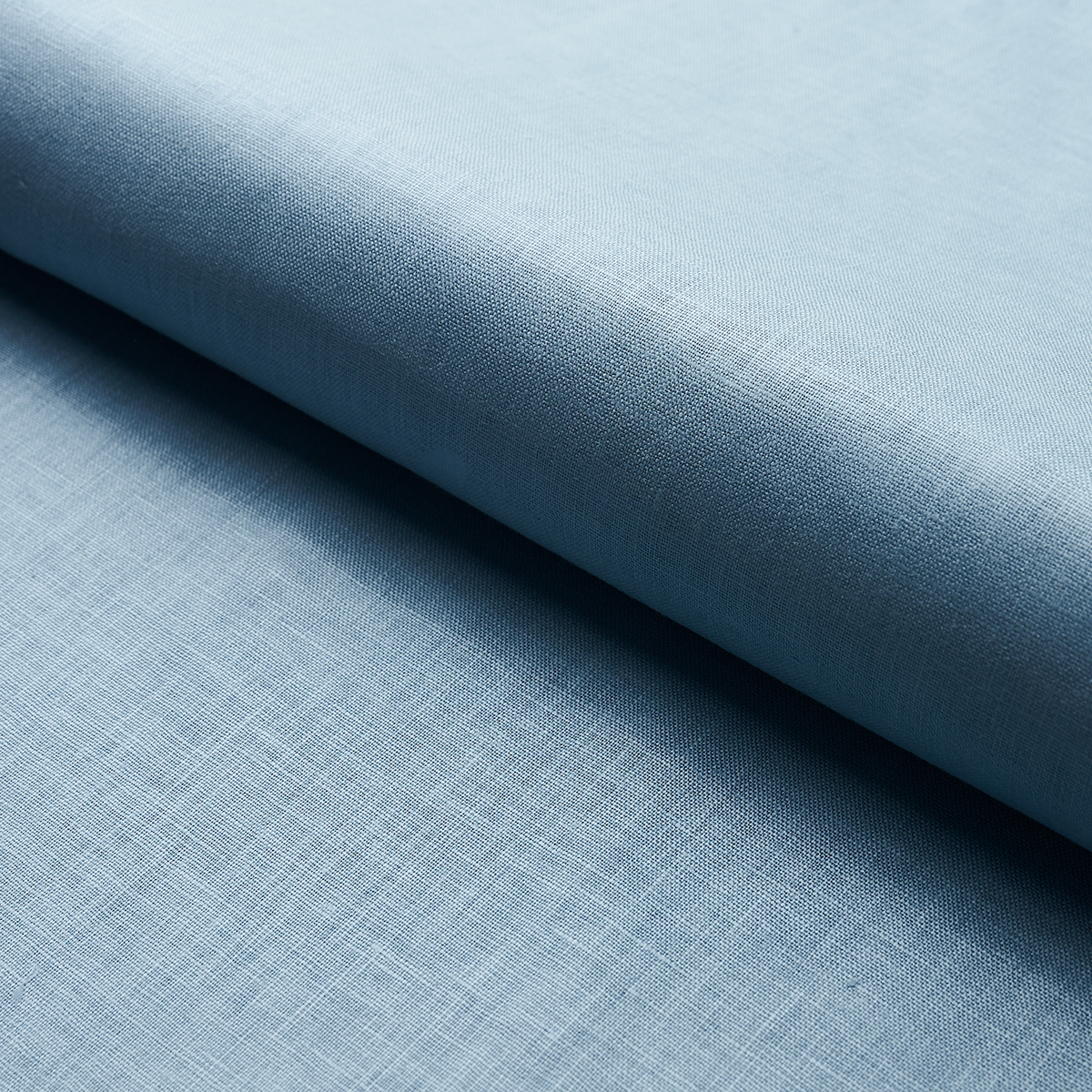 Lange Glazed Linen - Chambray Fabrics | Schumacher