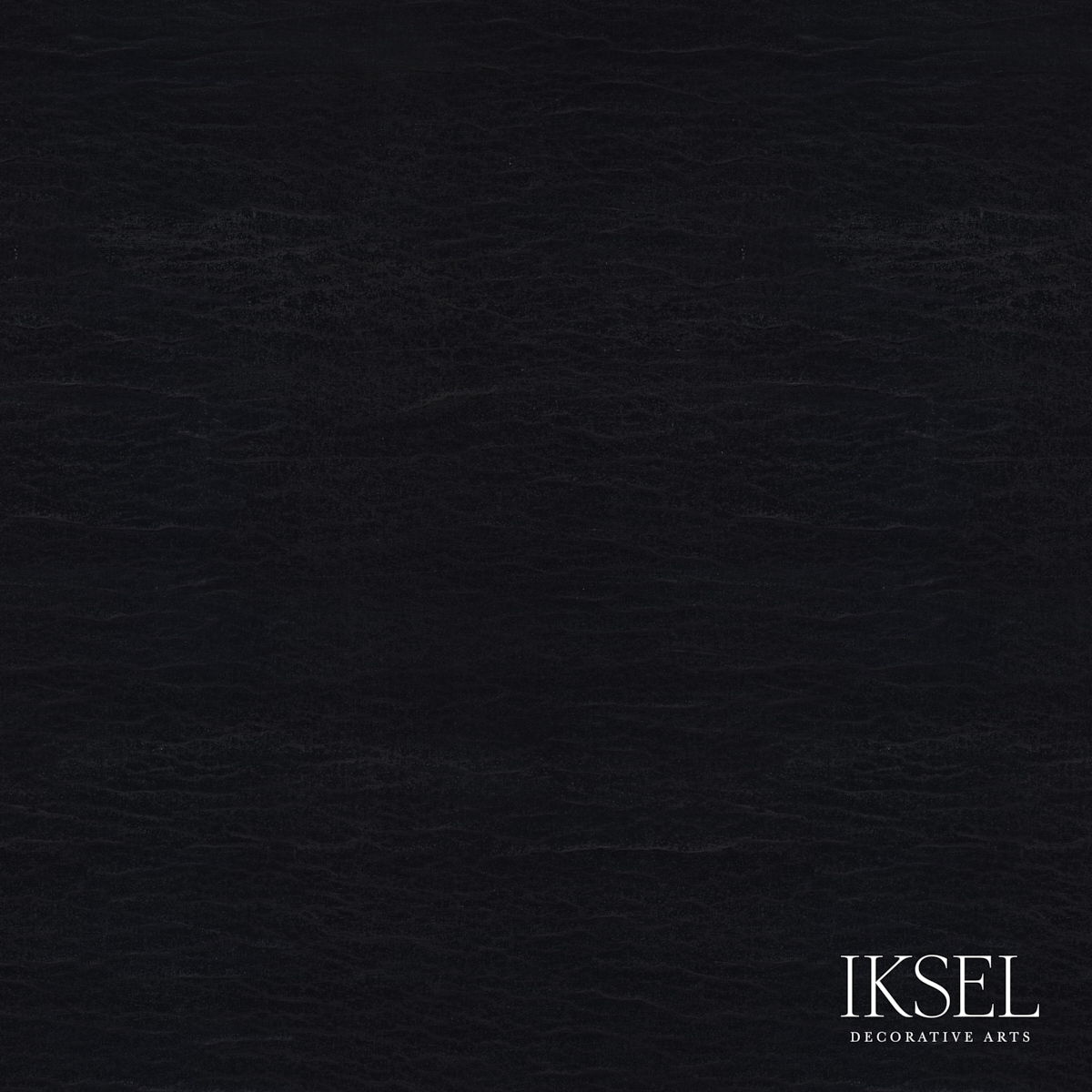 CHARCOAL BLACK