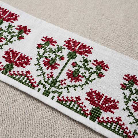 Custis Embroidered Tape