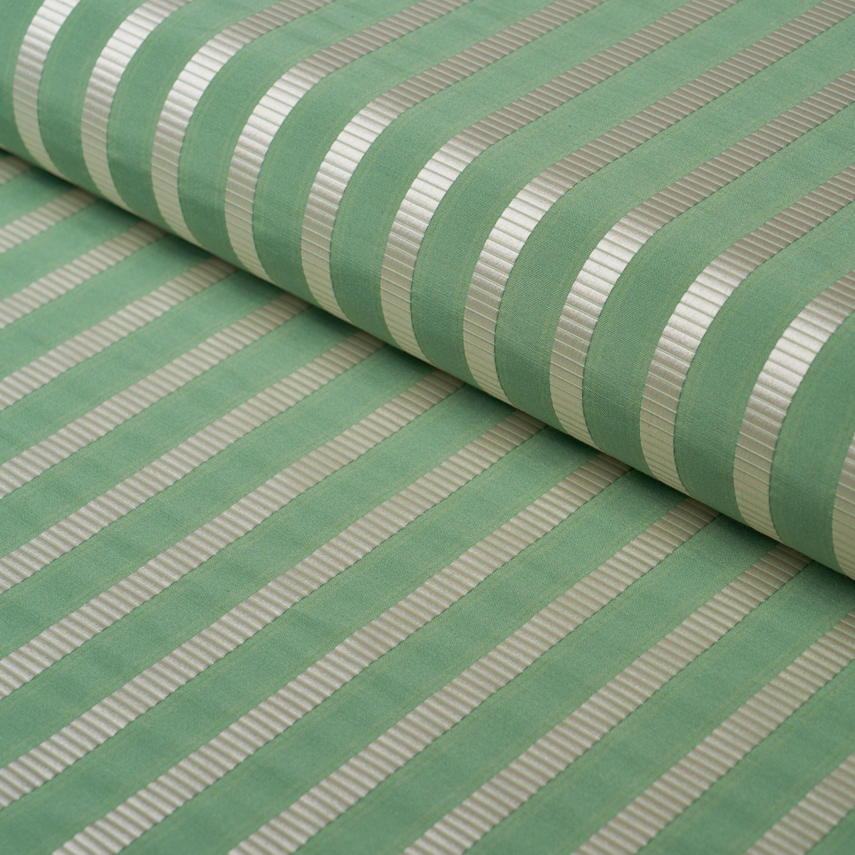 Lincoln Small Stripe