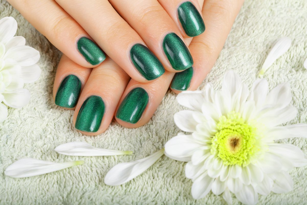 Spring Nail Tips: How To Coordinate Your Nails with Your Spring Outfits | Kelly and Sage Green Kelly and Sage Green