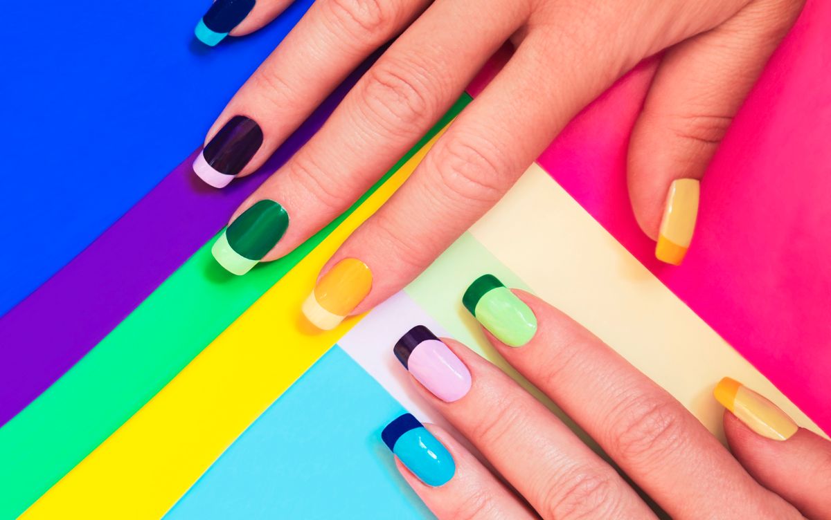 How To Make Your Spring Nails Work With Your Outfits | The Coloring The Coloring