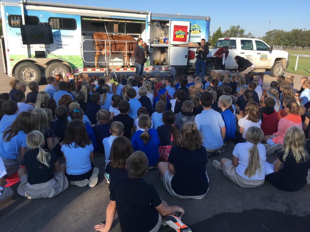 Andale Elementary School Southwest Mobile Dairy Visit