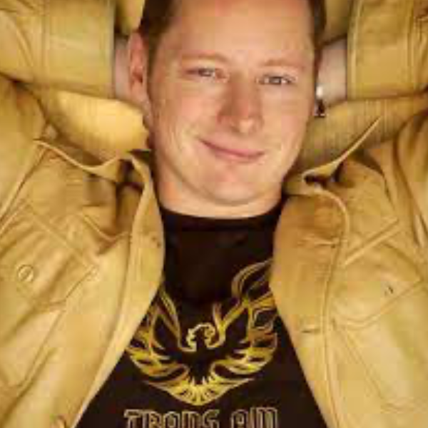 Steve Mazan Headshot