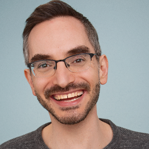 MYQ KAPLAN Headshot