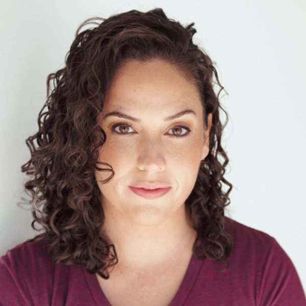 Caitlin Peluffo Headshot