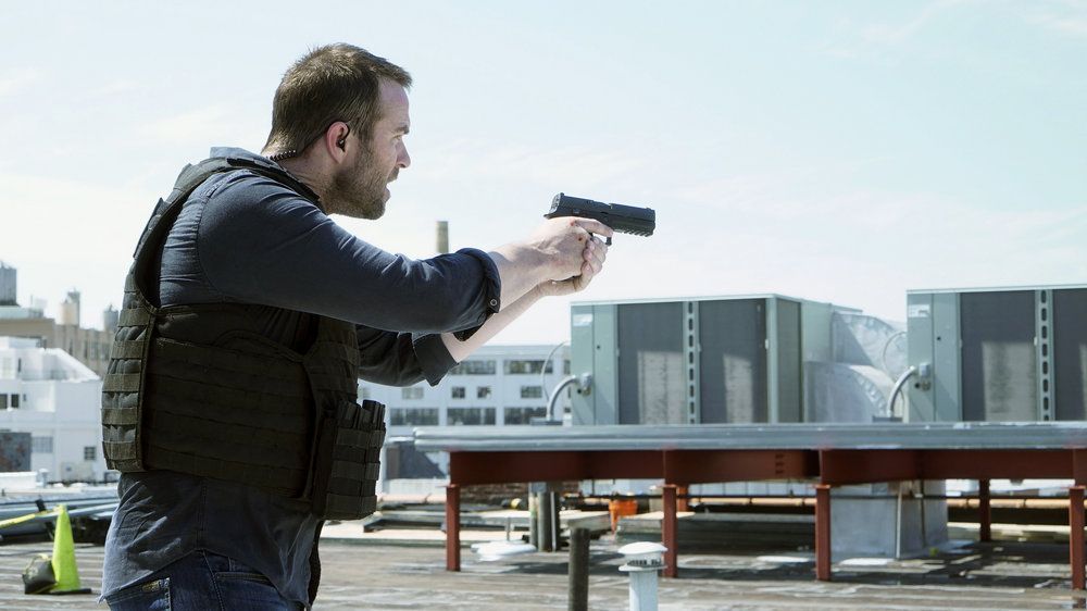 BLINDSPOT -- "Heave Fiery Knot" Episode 202 -- Pictured: Sullivan Stapleton as Kurt Weller -- (Photo by: Nicole Rivelli/NBC)