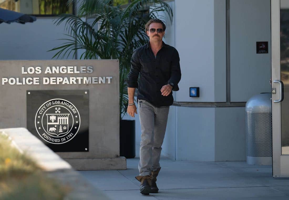 LETHAL WEAPON: Clayne Crawford in the "El Gringo Loco" season two premiere episode of LETHAL WEAPON airing Tuesday, Sept. 26 (8:00-9:00 PM ET/PT) on FOX. ©2017 Fox Broadcasting Co. CR: Darren Michaels/FOX LETHAL WEAPON: Clayne Crawford in the "El Gringo Loco" season two premiere episode of LETHAL WEAPON airing Tuesday, Sept. 26 (8:00-9:00 PM ET/PT) on FOX. ©2017 Fox Broadcasting Co. CR: Darren Michaels/FOX