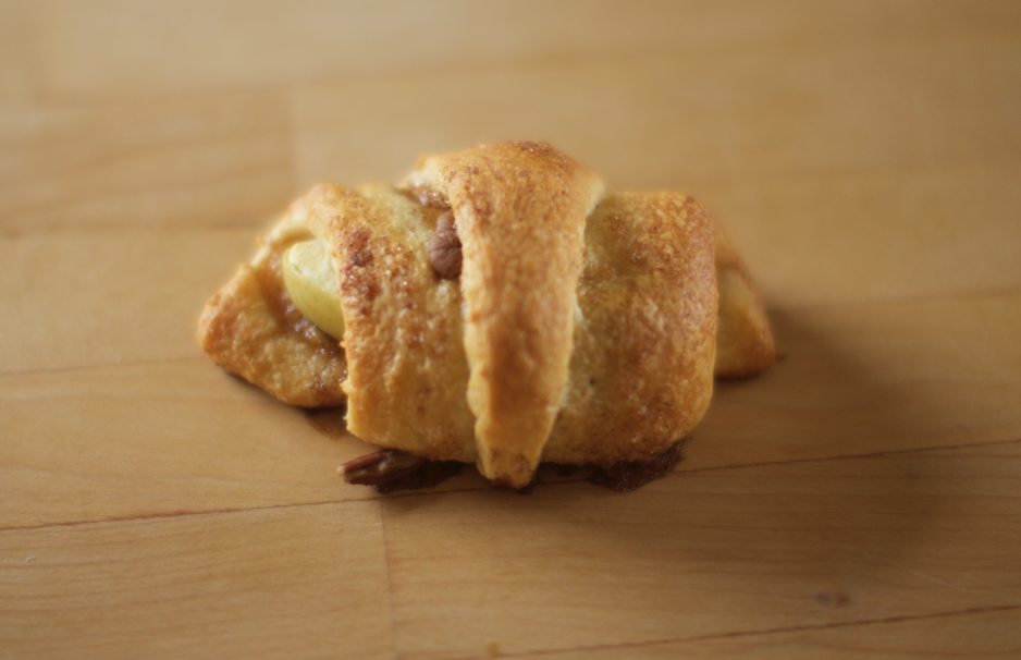 bread, cinnamon, apple, pastry