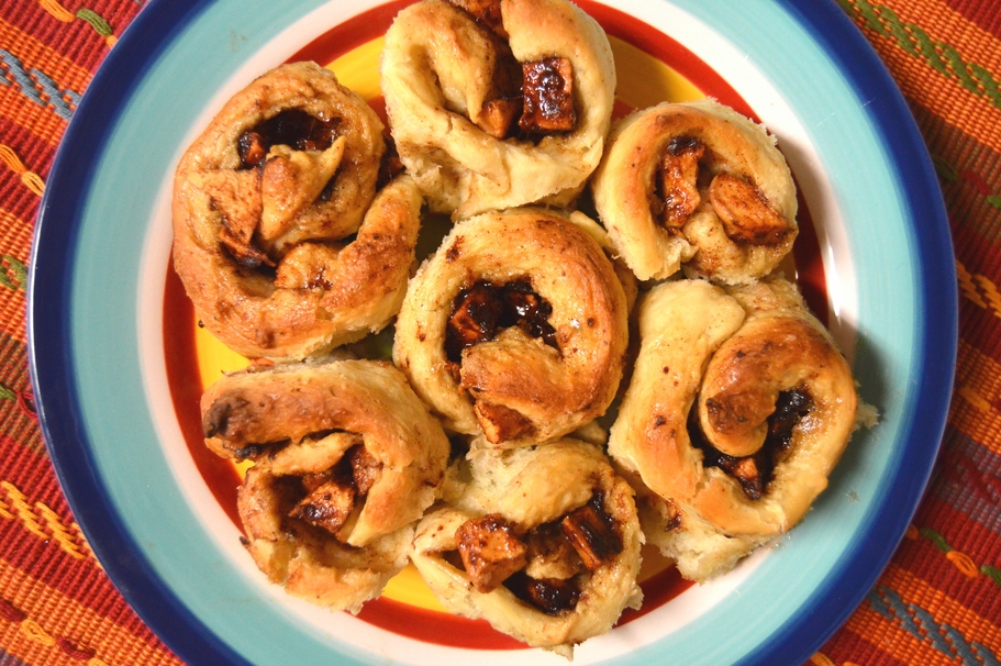 meat, vegetable, bread, sauce, pastry, sweet