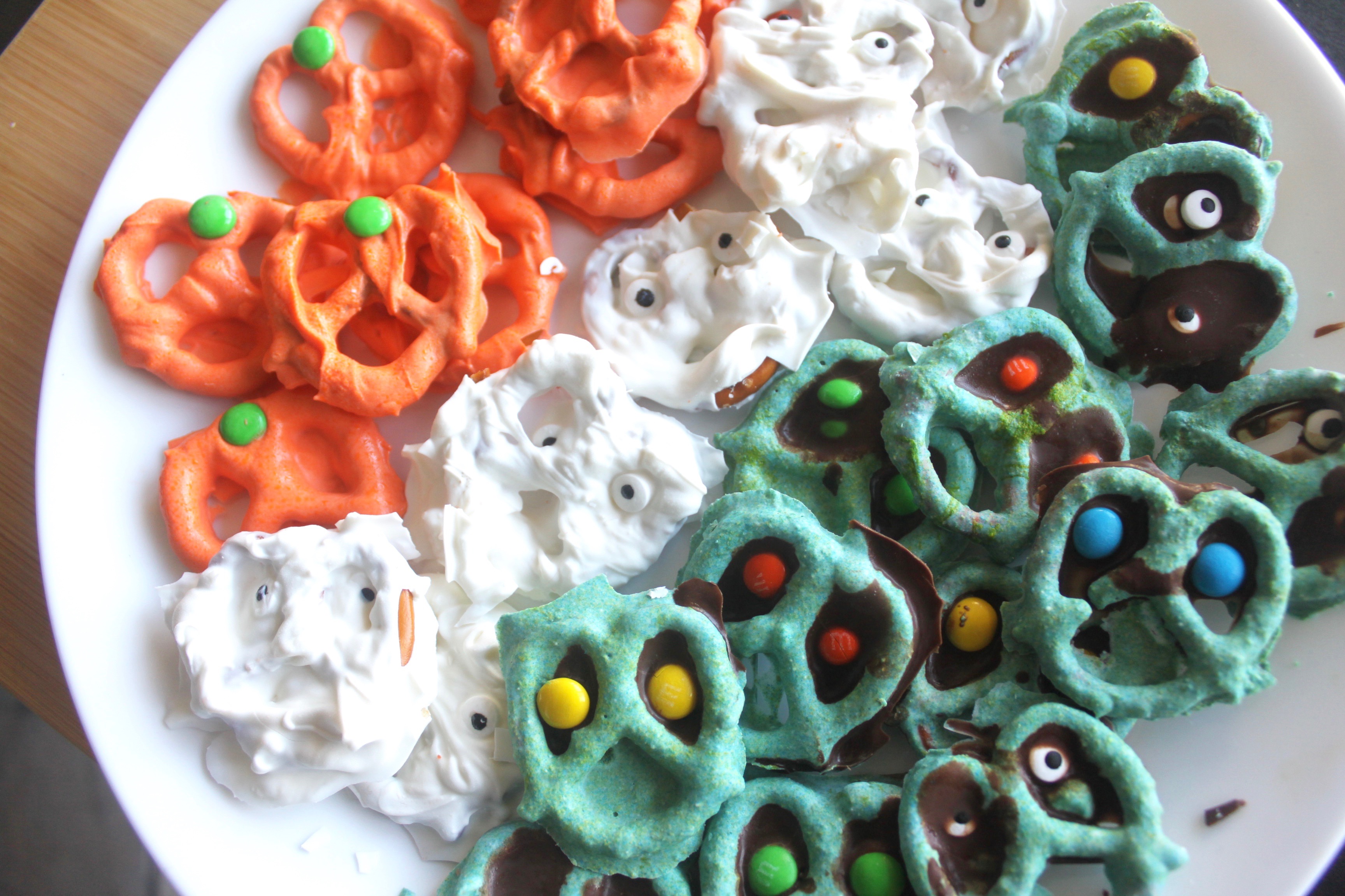 How to Make HalloweenThemed Pretzels 3 Ways