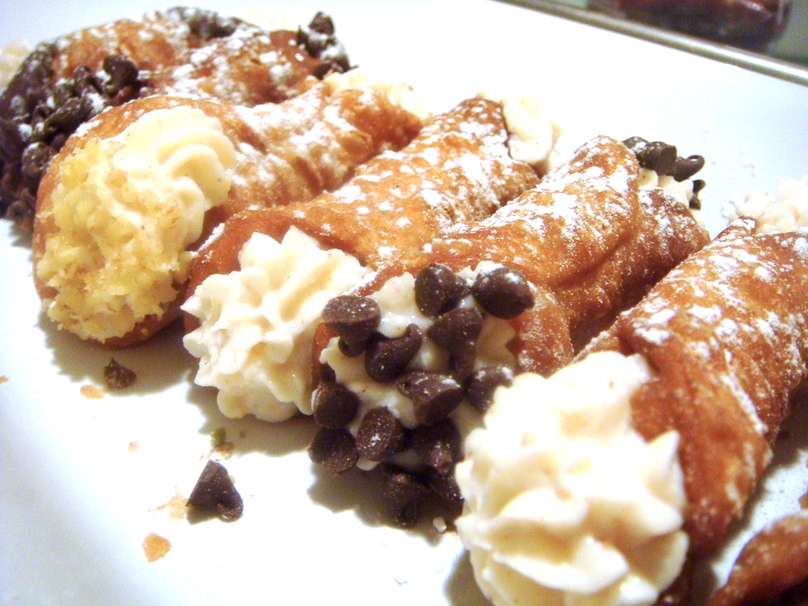 cannoli, chocolate, sweet, cream, pastry, cake