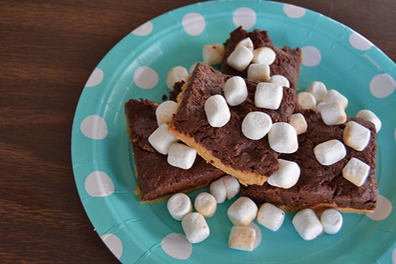 A 5Ingredient Microwave Fluffernutter Fudge Recipe For Your Dorm