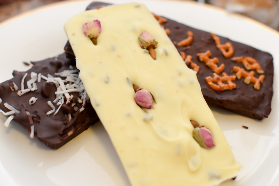 How to Make Personalized Chocolate Bars at Home