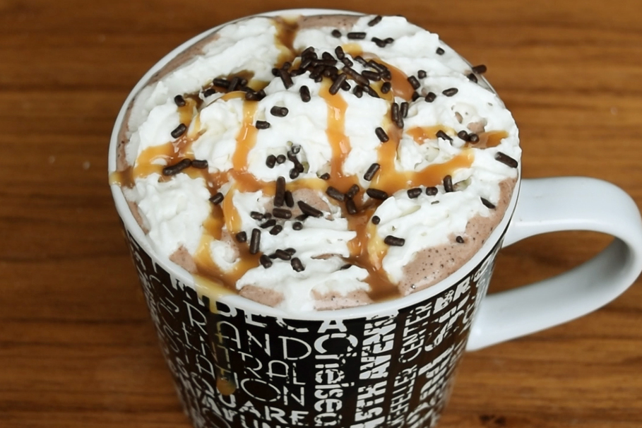 cream, chocolate, milk, coffee, hot chocolate, sweet, whipped cream, cappuccino, dairy product, mocha, ice