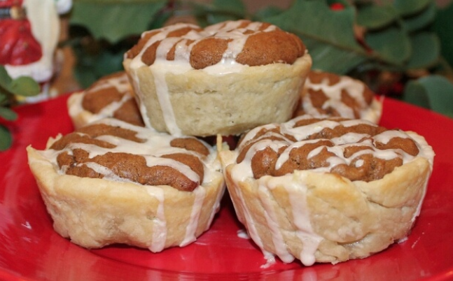 cream, cookie, candy, cake, pastry, sweet, chocolate