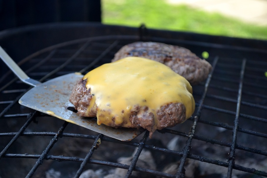 How to Make Homemade Burgers