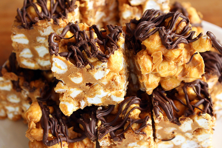 NoBake Peanut Butter Marshmallow Bars in Your Dorm